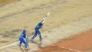 DC vs MI, Live: Rohit Sharma ने अश्विन की गेंद पर लगाया एक हाथ से छक्‍का, वायरल हुआ वीडियो